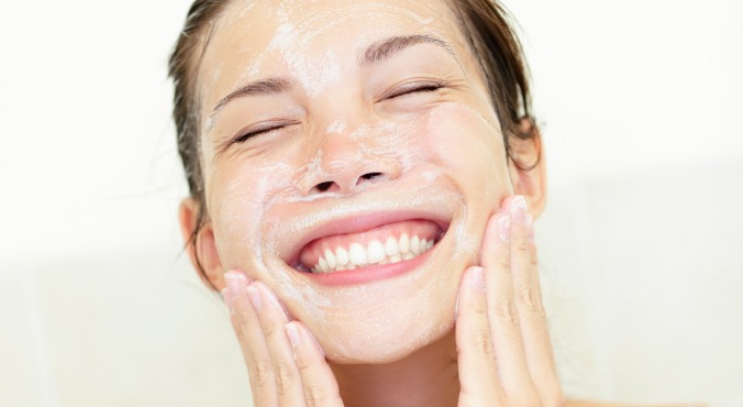 اهمیت تمیز کردن پوست در شب